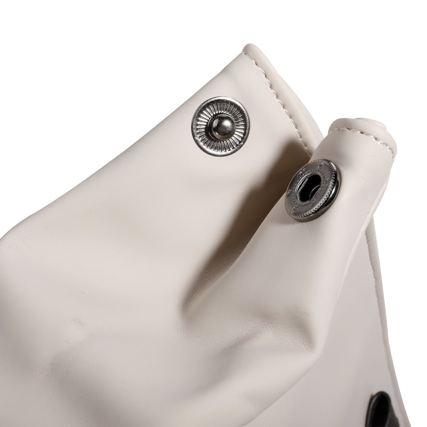 Mochila Casual para Laptop Annox 15.6” – Resistente al Agua de PU